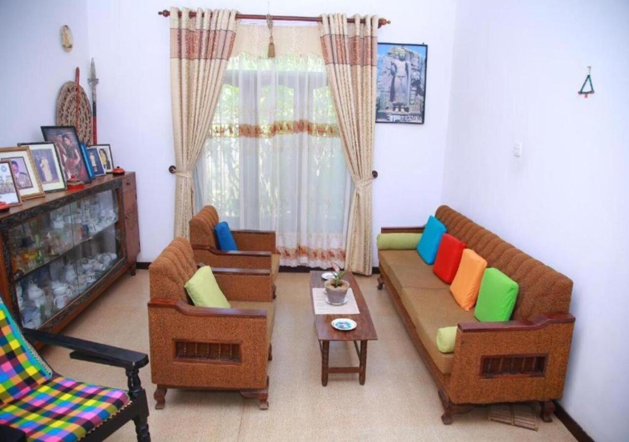 Weerakoon Guest Hikkaduwa Exterior foto