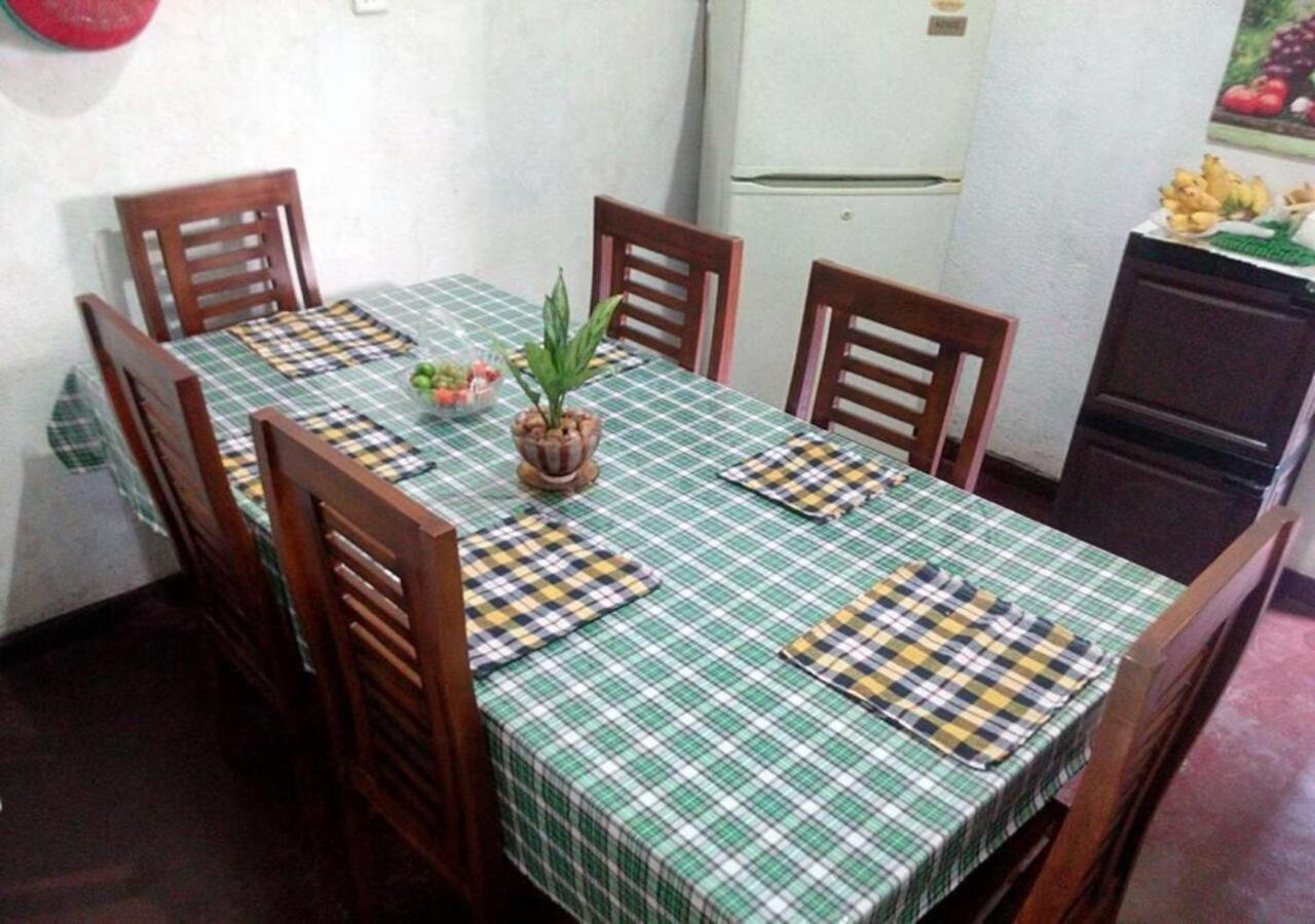 Weerakoon Guest Hikkaduwa Exterior foto
